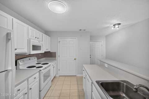 Tiny photo for 5012 Hunters Trail #Unit 3, Wilmington, NC 28405 (MLS # 100591305)