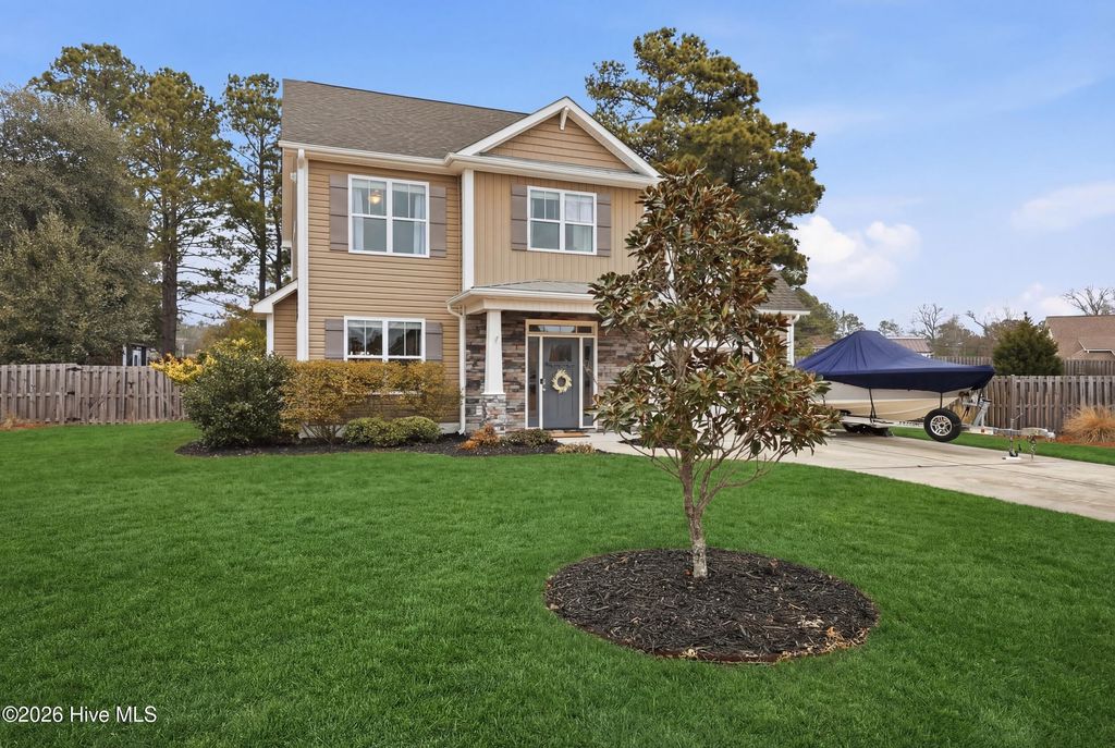 Photo of 38 Pin Oak Court, Hampstead, NC 28443 (MLS # 100554084)