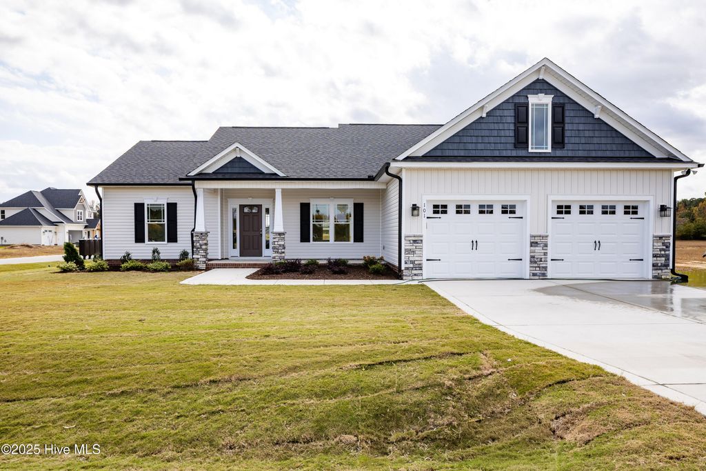 Photo of 101 Deer View Lane Lane, Clinton, NC 28328 (MLS # 100549453)