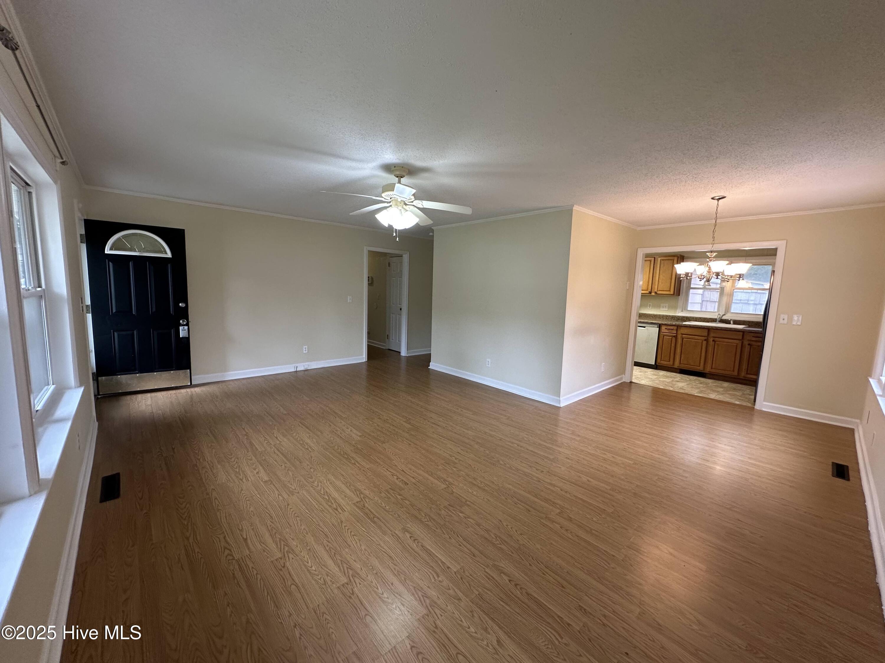 233 Kenneth Boulevard