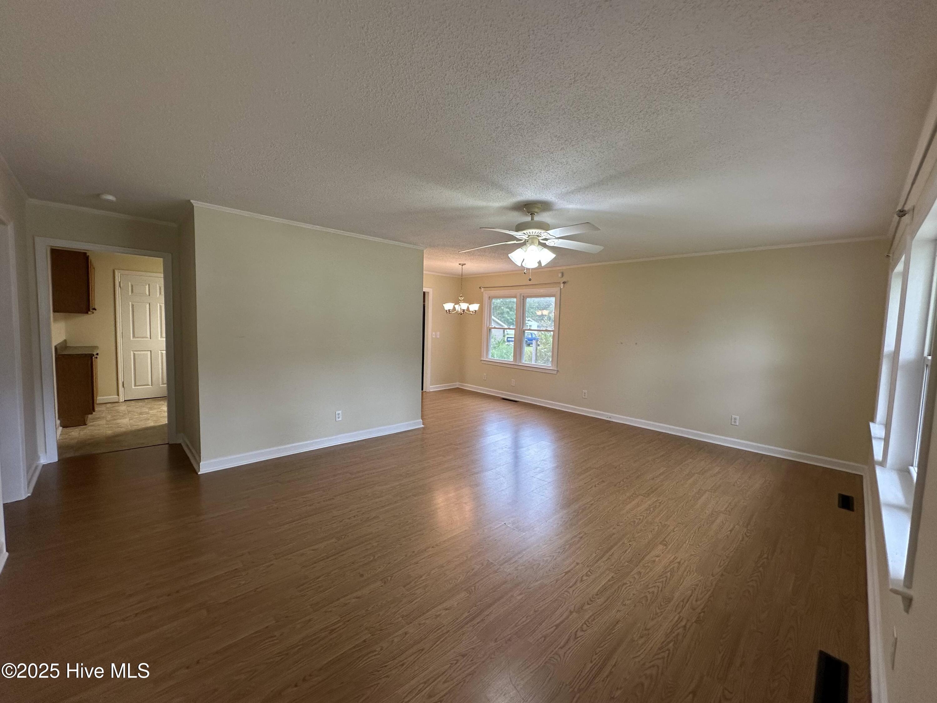 233 Kenneth Boulevard