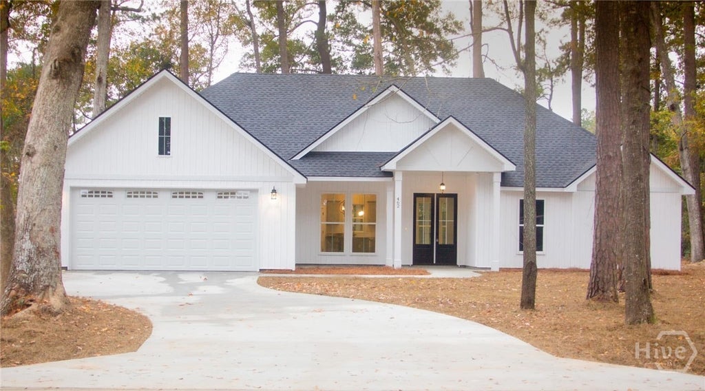 Photo of 462 West First Street, Midway, GA 31320 (MLS # SA365885)