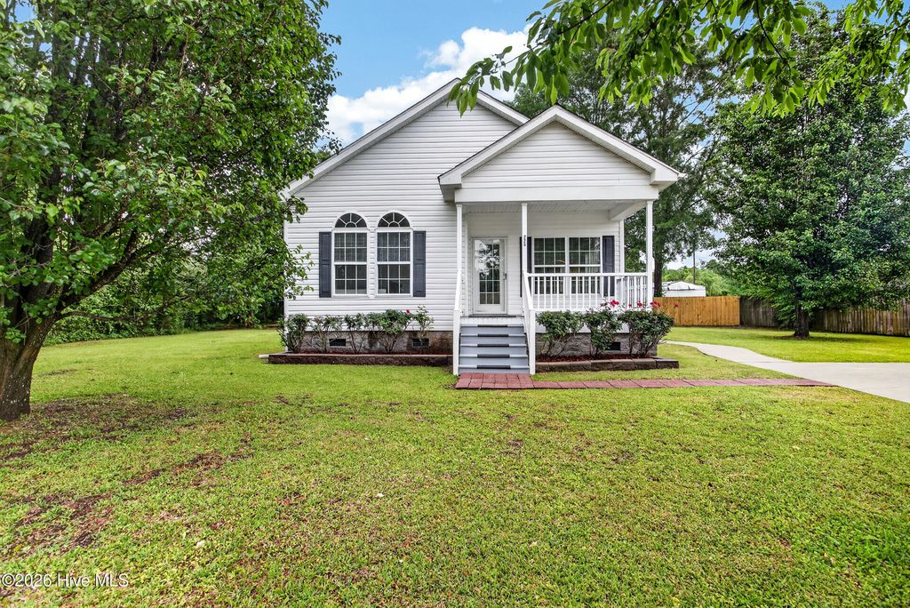 Photo of 225 Boyington Drive, Midway Park, NC 28544 (MLS # 100573201)