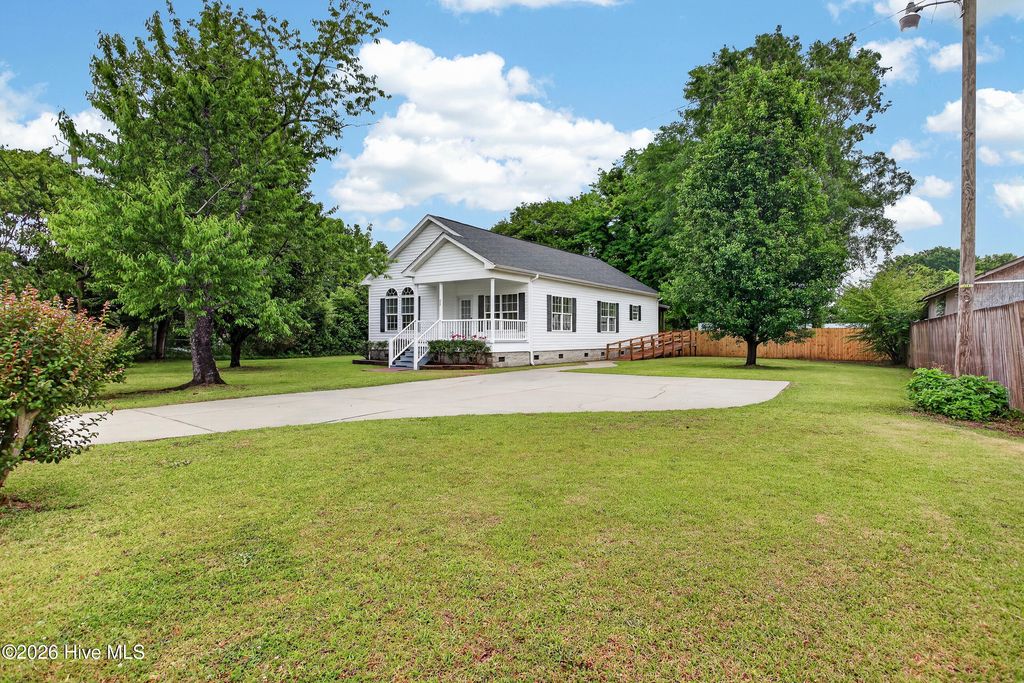Photo of 225 Boyington Drive, Midway Park, NC 28544 (MLS # 100573201)