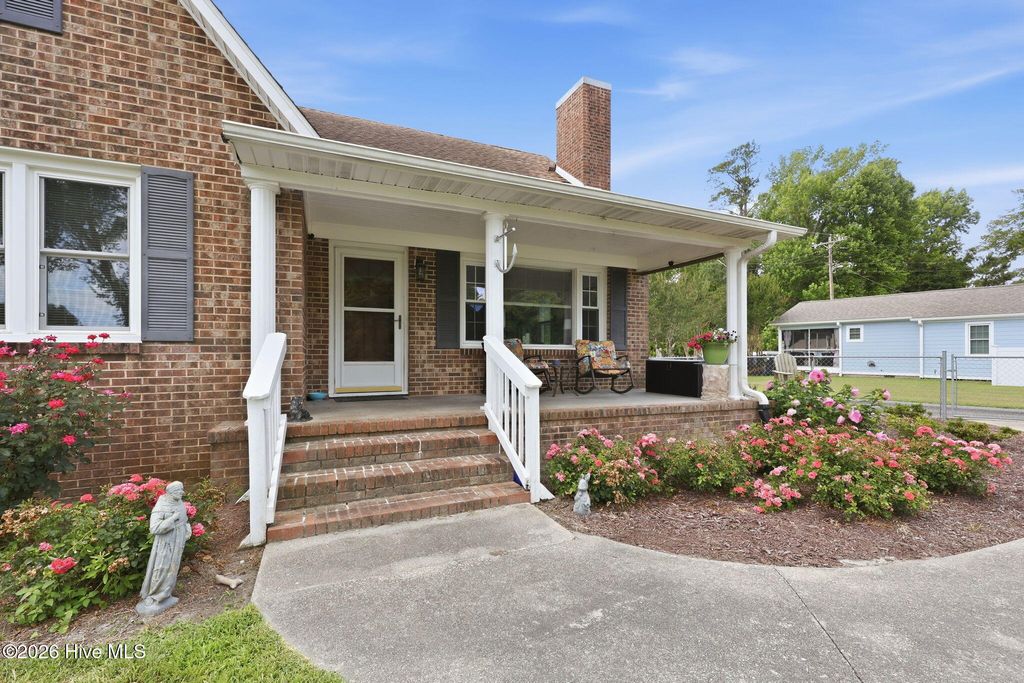 Photo of 534 Gillikin Road, Beaufort, NC 28516 (MLS # 100584069)