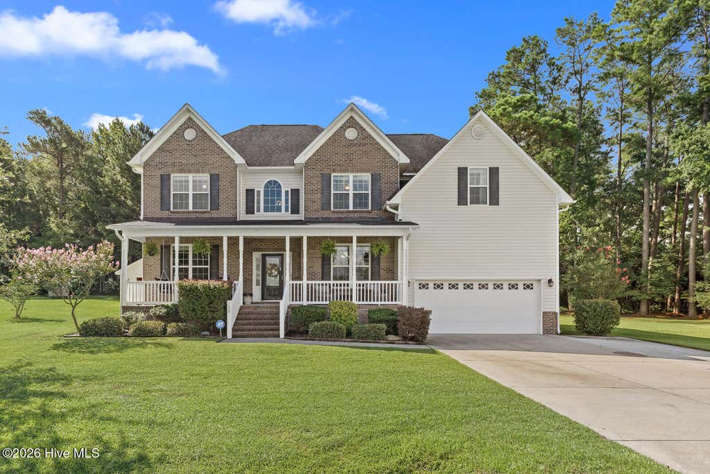 Photo of 130 Farmington Drive, Richlands, NC 28574 (MLS # 100595567)