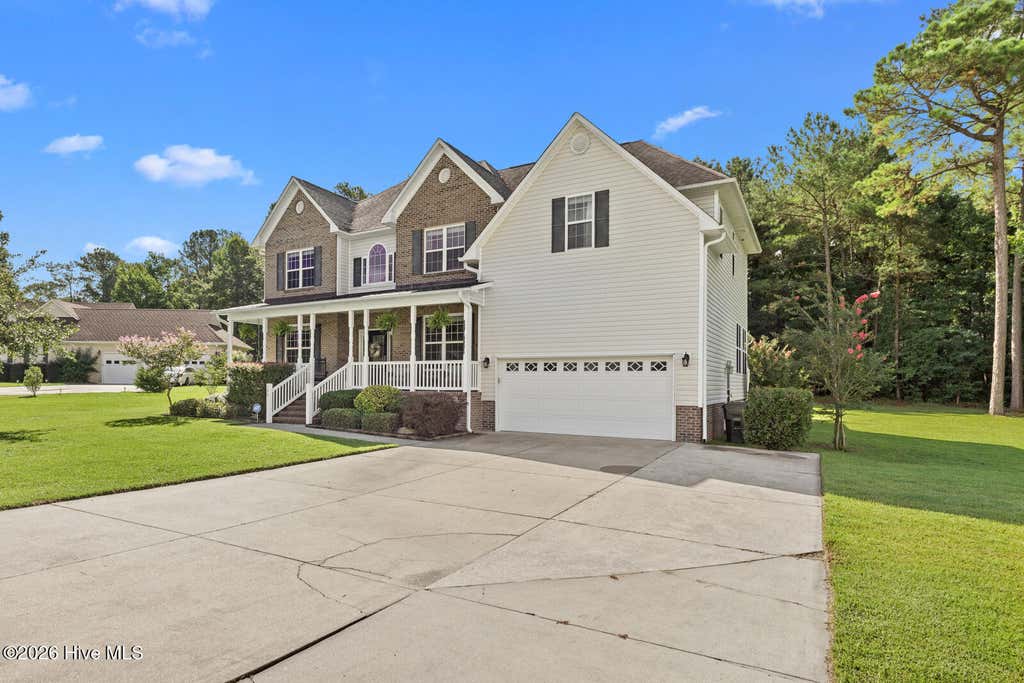 Photo of 130 Farmington Drive, Richlands, NC 28574 (MLS # 100595567)