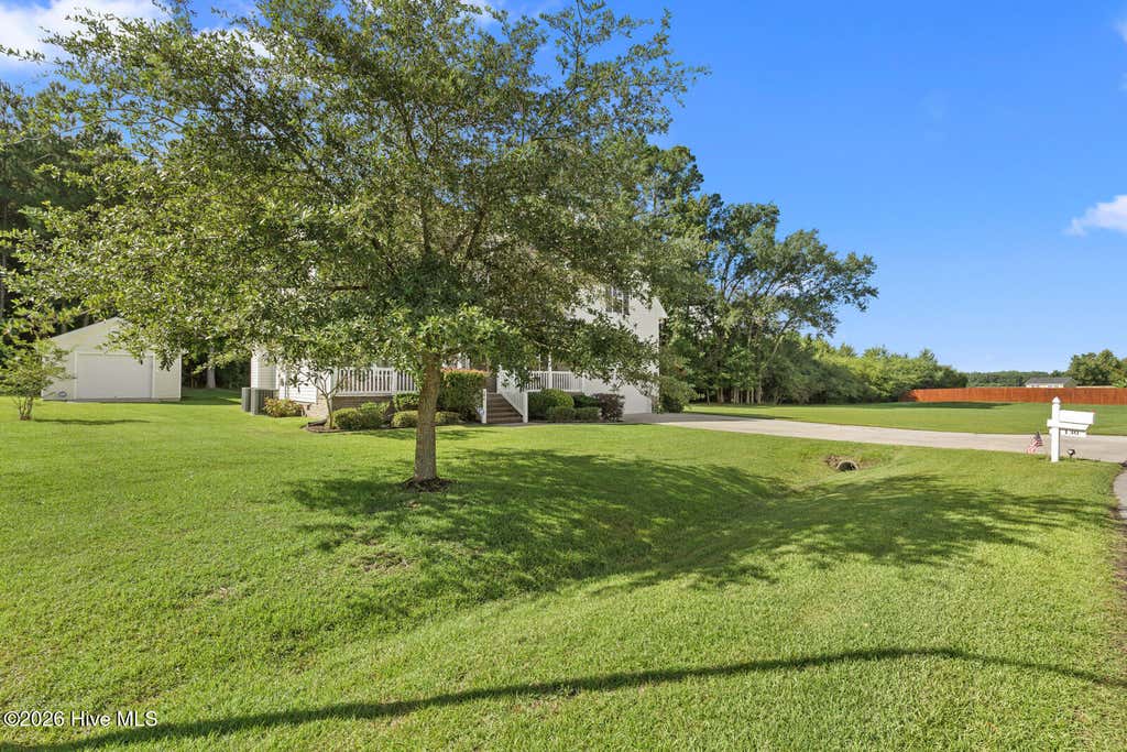 Photo of 130 Farmington Drive, Richlands, NC 28574 (MLS # 100595567)