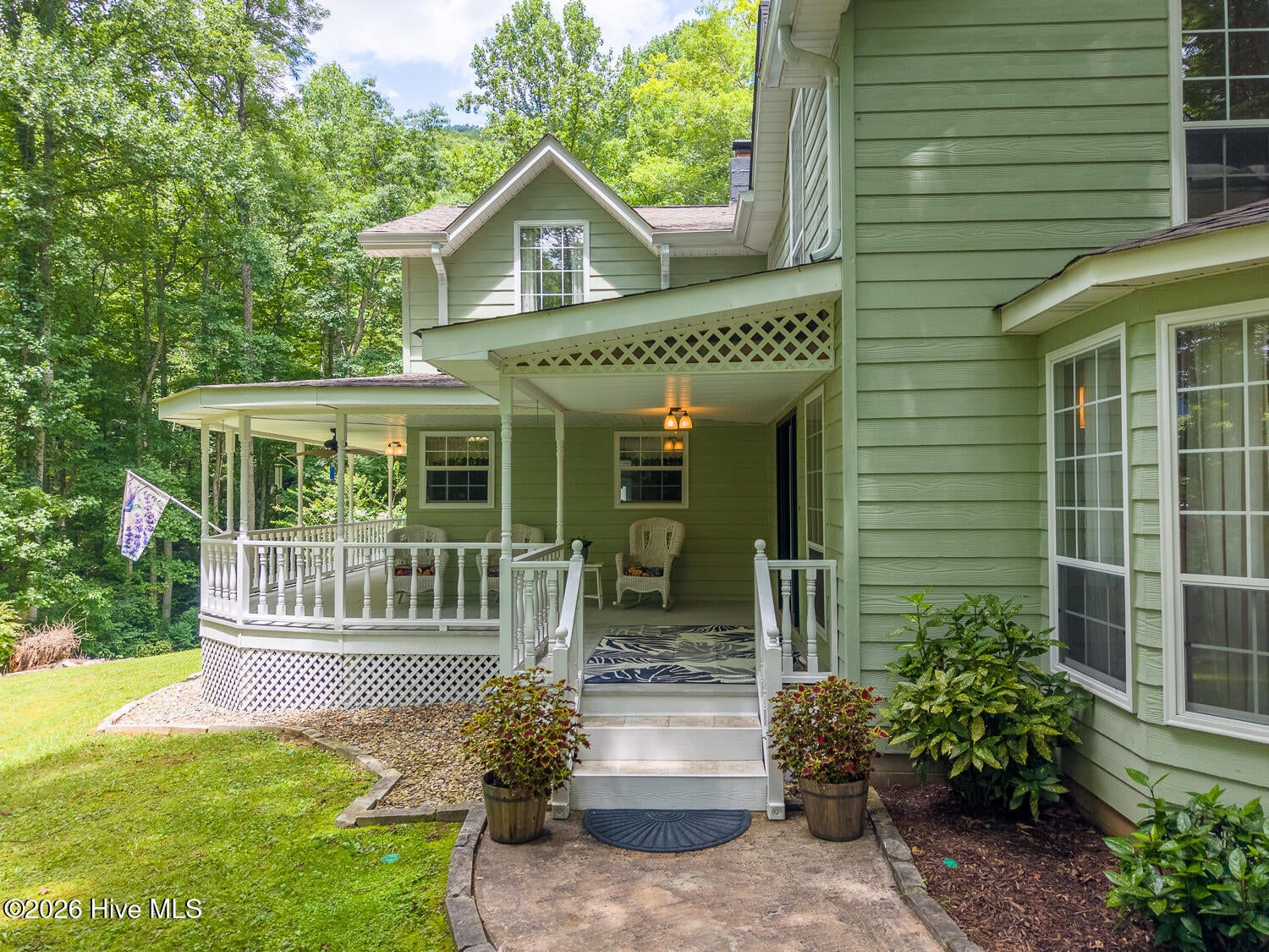 7261 Yellow Creek Road