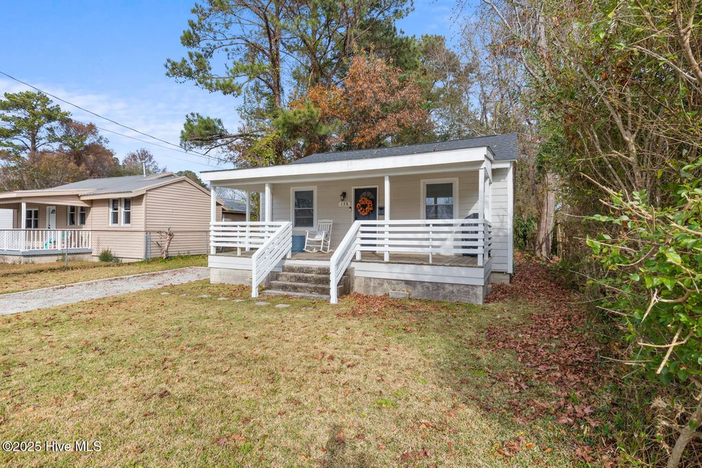 Photo of 138 Elizabeth Street, Jacksonville, NC 28540 (MLS # 100546877)