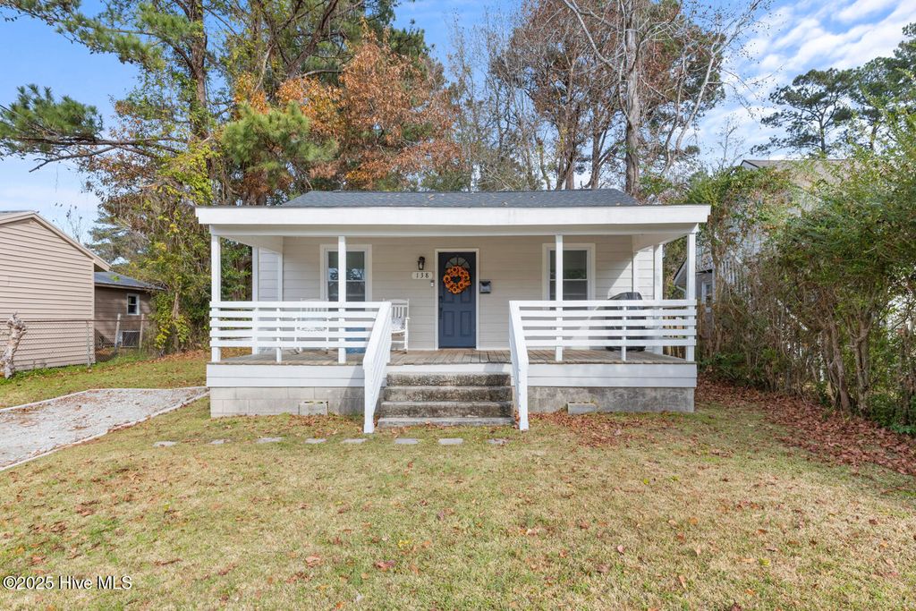 Photo of 138 Elizabeth Street, Jacksonville, NC 28540 (MLS # 100546877)