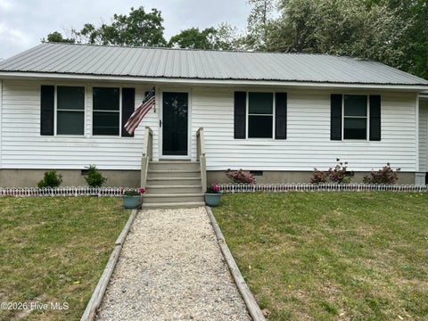 Homes For Sale - 206 D Carlton Street<br/> Carthage, NC 28327