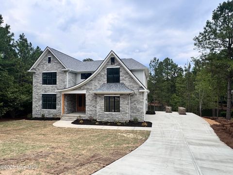 Homes For Sale - 16 Overpeck Lane<br/> Moore County, Pinehurst, NC 28374