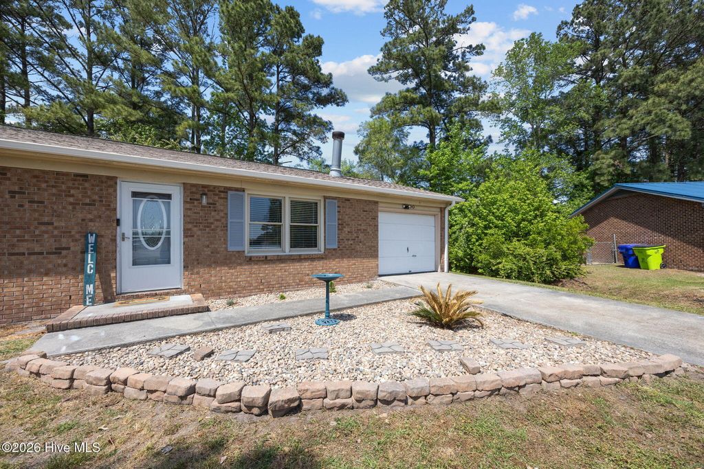 Photo of 100 Leslie Lane, Havelock, NC 28532 (MLS # 100569669)