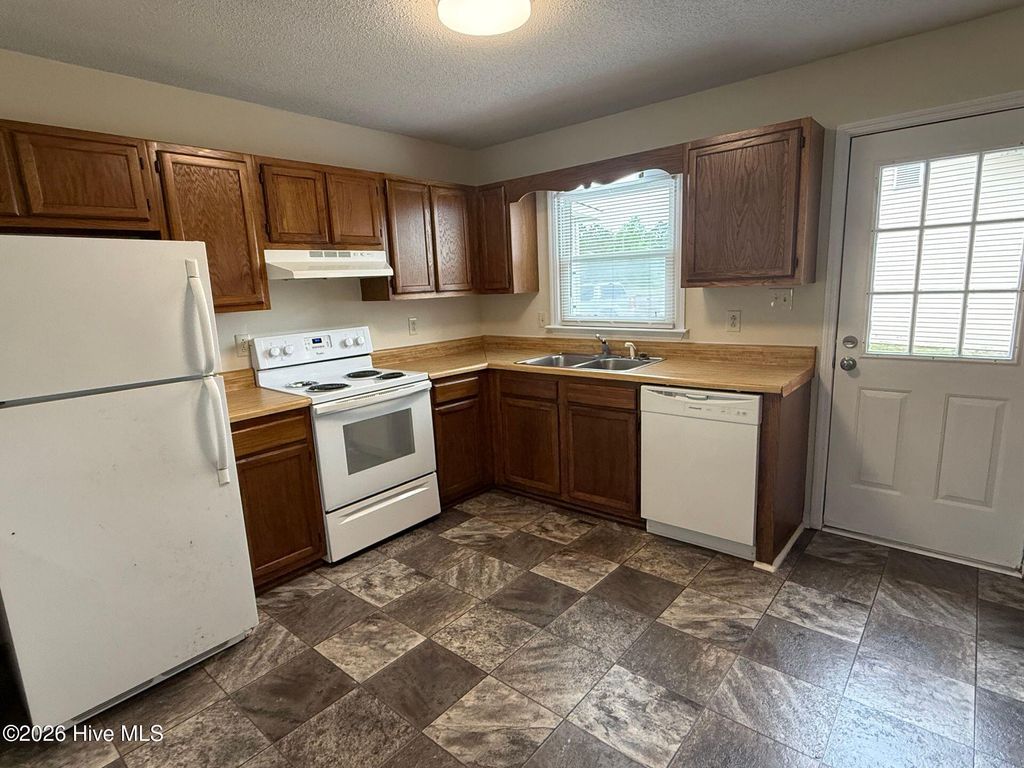 Photo of 1820 Burgaw Highway, Jacksonville, NC 28540 (MLS # 100572643)