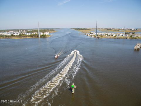 Tiny photo for 138 N Grassland Road #Th 6, Surf City, NC 28445 (MLS # 100545398)