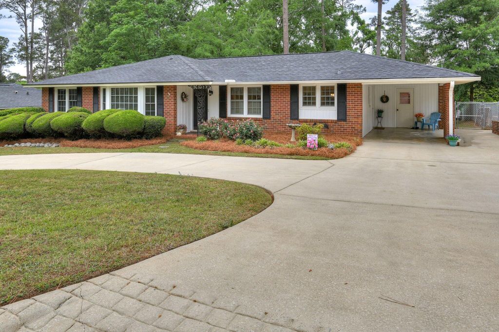 Photo of 3119 Edinburgh Drive, Augusta, GA 30909 (MLS # 555478)