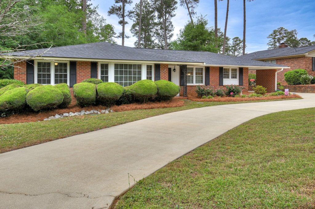 Photo of 3119 Edinburgh Drive, Augusta, GA 30909 (MLS # 555478)