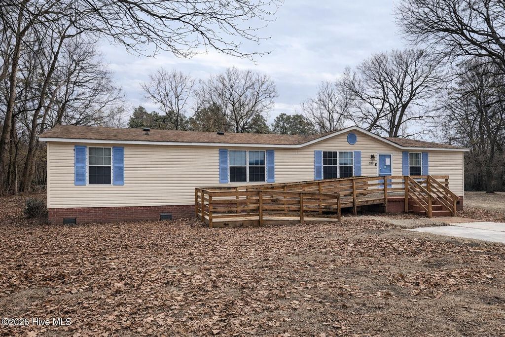 Photo of 559 Halls Creek Road, New Bern, NC 28560 (MLS # 100556610)