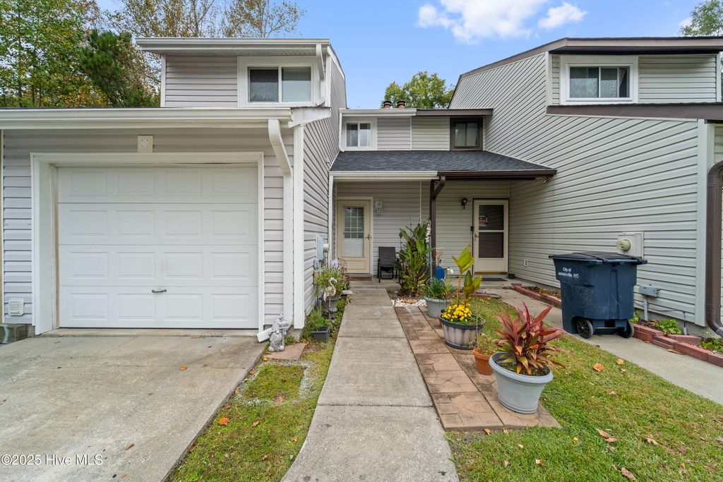 Photo of 114 N Onsville Place, Jacksonville, NC 28546 (MLS # 100538926)