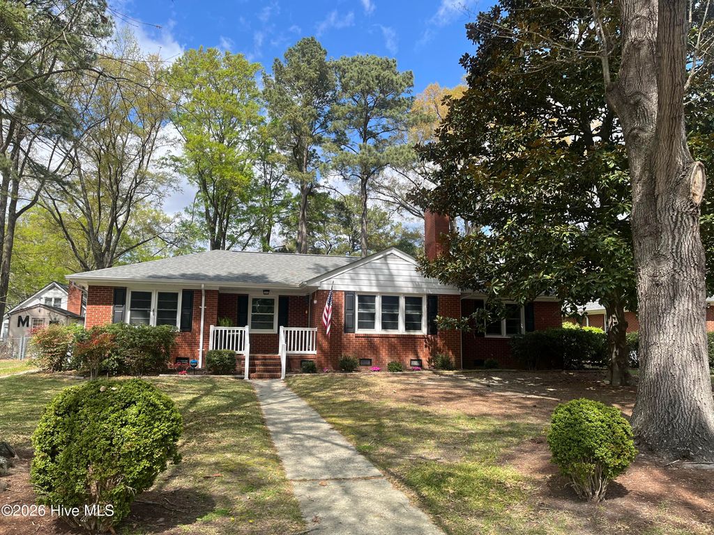 Photo of 1730 Beaumont Drive, Greenville, NC 27858 (MLS # 100562745)