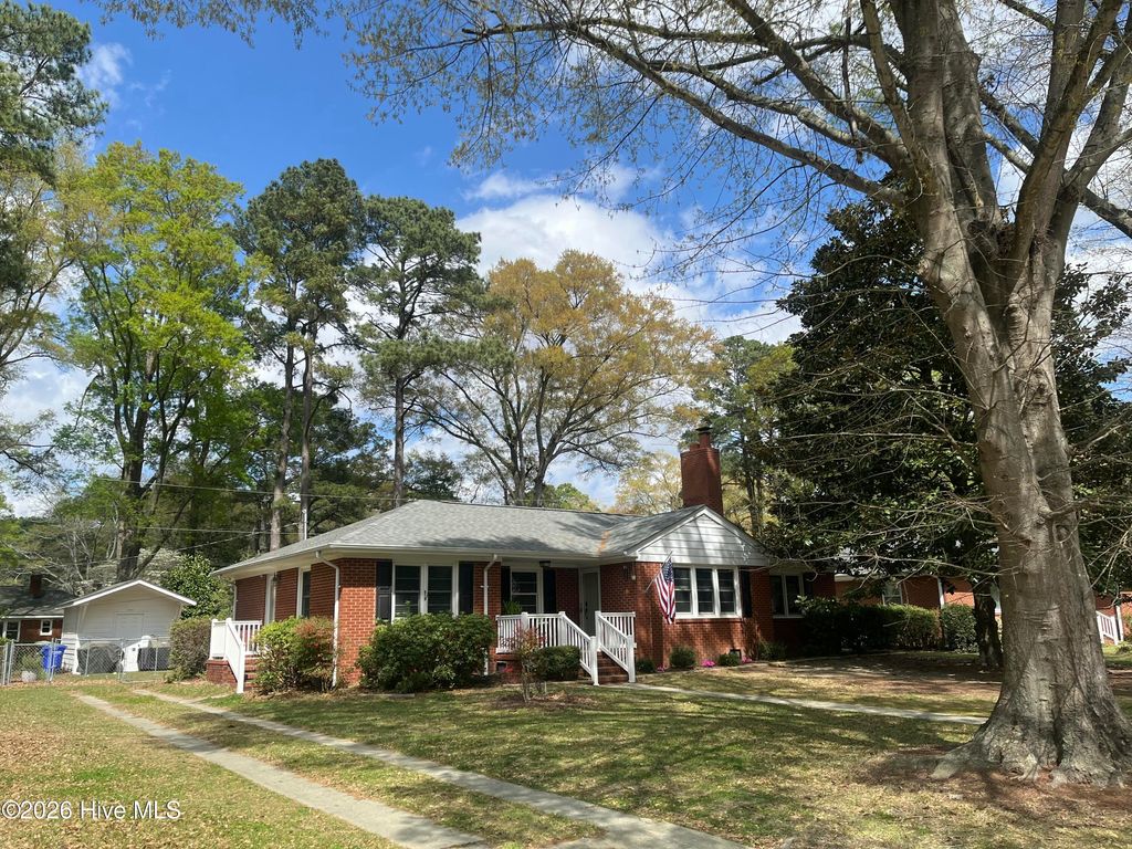 Photo of 1730 Beaumont Drive, Greenville, NC 27858 (MLS # 100562745)
