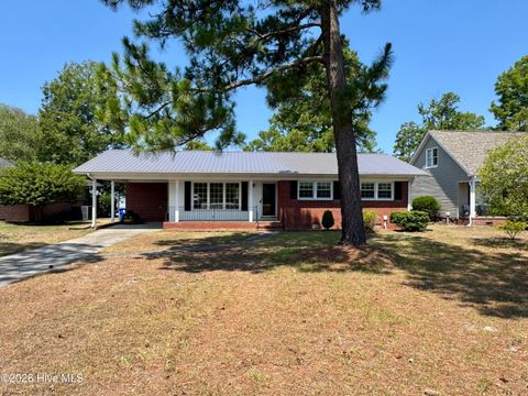 Photo of 2522 Bella Coola Road, Lake Waccamaw, NC 28450 (MLS # 100588003)