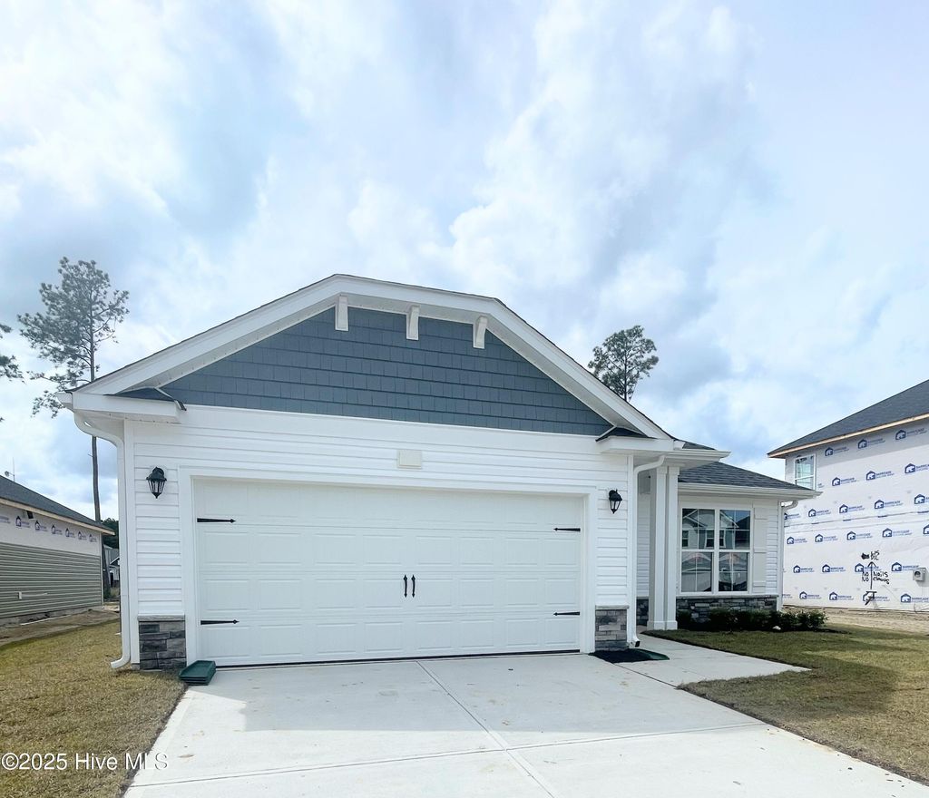 Photo of 1022 Midnight Bourbon Manor, New Bern, NC 28562 (MLS # 100563601)