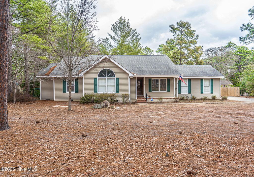 Photo of 135 Forest Glen Road, Southern Pines, NC 28387 (MLS # 100556613)