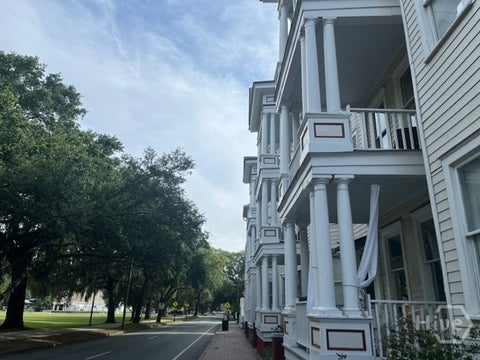 Condo For Rent - 816 Drayton Street #1B<br/> Chatham County, Savannah, GA 31401