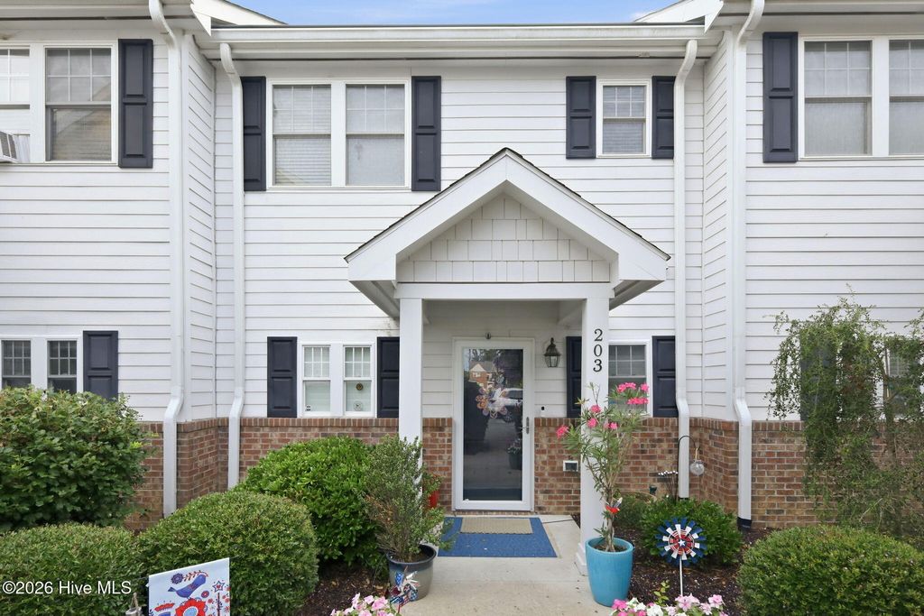 Photo of 112 Rochelle Drive #203, Morehead City, NC 28557 (MLS # 100587780)