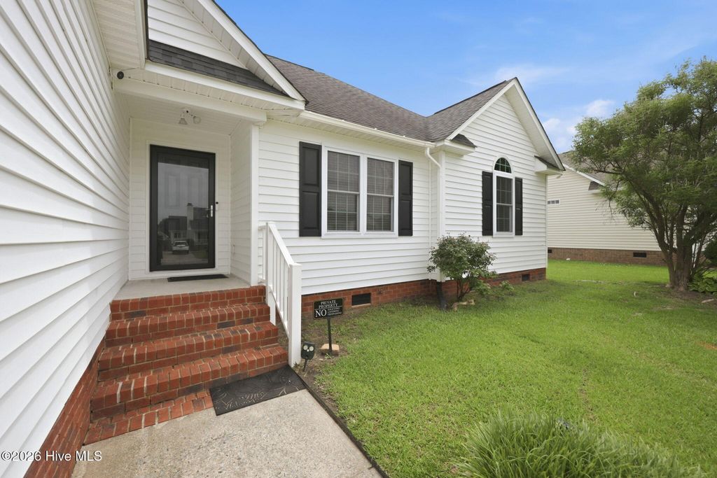 Photo of 726 E Main Street, Winterville, NC 28590 (MLS # 100577404)