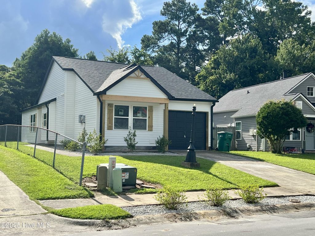 Photo of 107 Basswood Court, Jacksonville, NC 28546 (MLS # 100553064)