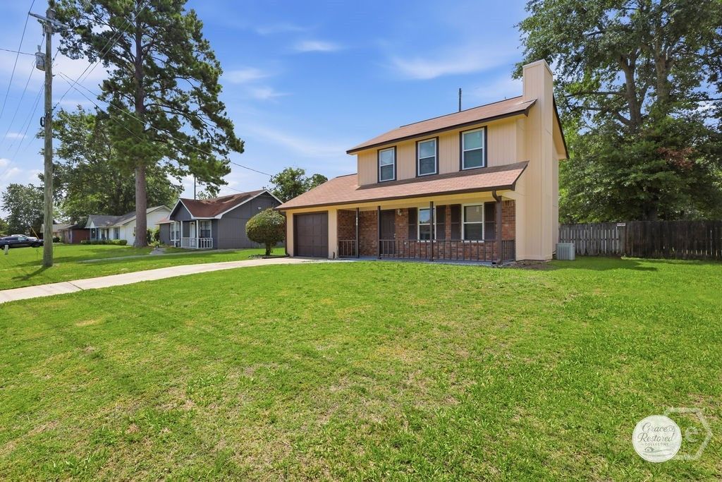 Photo of 820 Lost Grove LN, Hinesville, GA 31313 (MLS # SA359449)