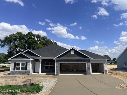 Homes For Sale - 108 Brighton Street<br/> La Grange, NC 28551