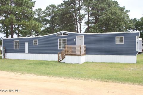 Homes For Sale - 174 Lennondale Boulevard<br/> Bladen County, Elizabethtown, NC 28337