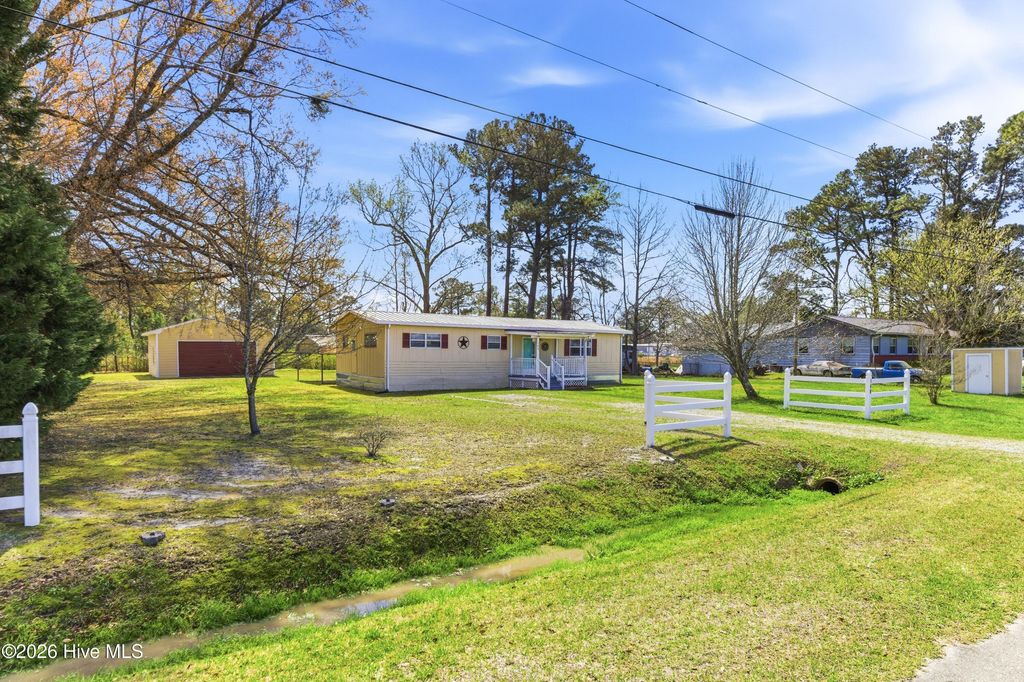 Photo of 108 Gladiolus Road, Castle Hayne, NC 28429 (MLS # 100561991)