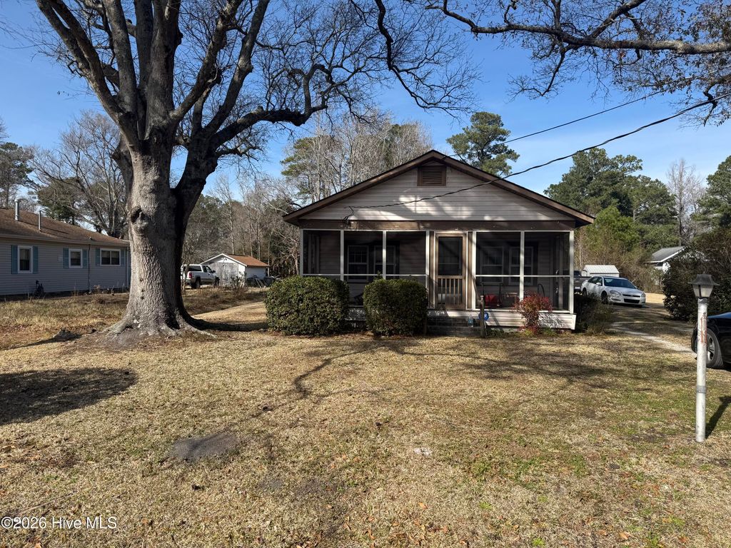 Photo of 111 Victoria Drive, Wilmington, NC 28401 (MLS # 100557079)