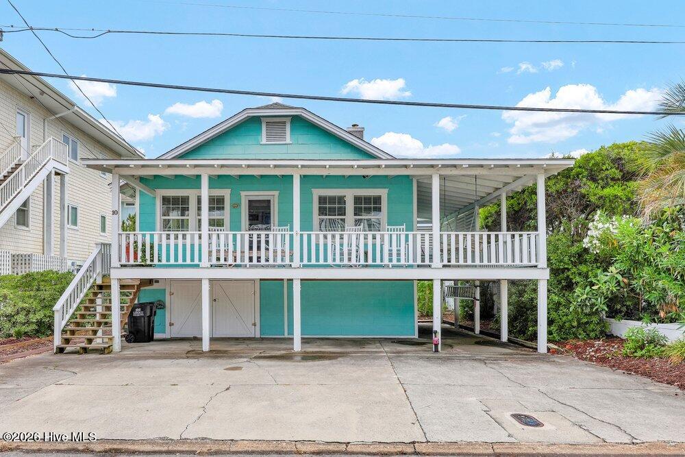 10 E Henderson Street E
