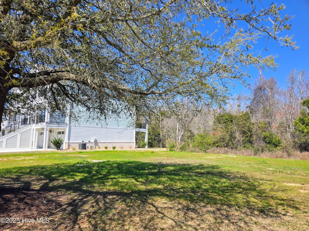 Photo of 216 Colleton Square, Newport, NC 28570 (MLS # 100497231)