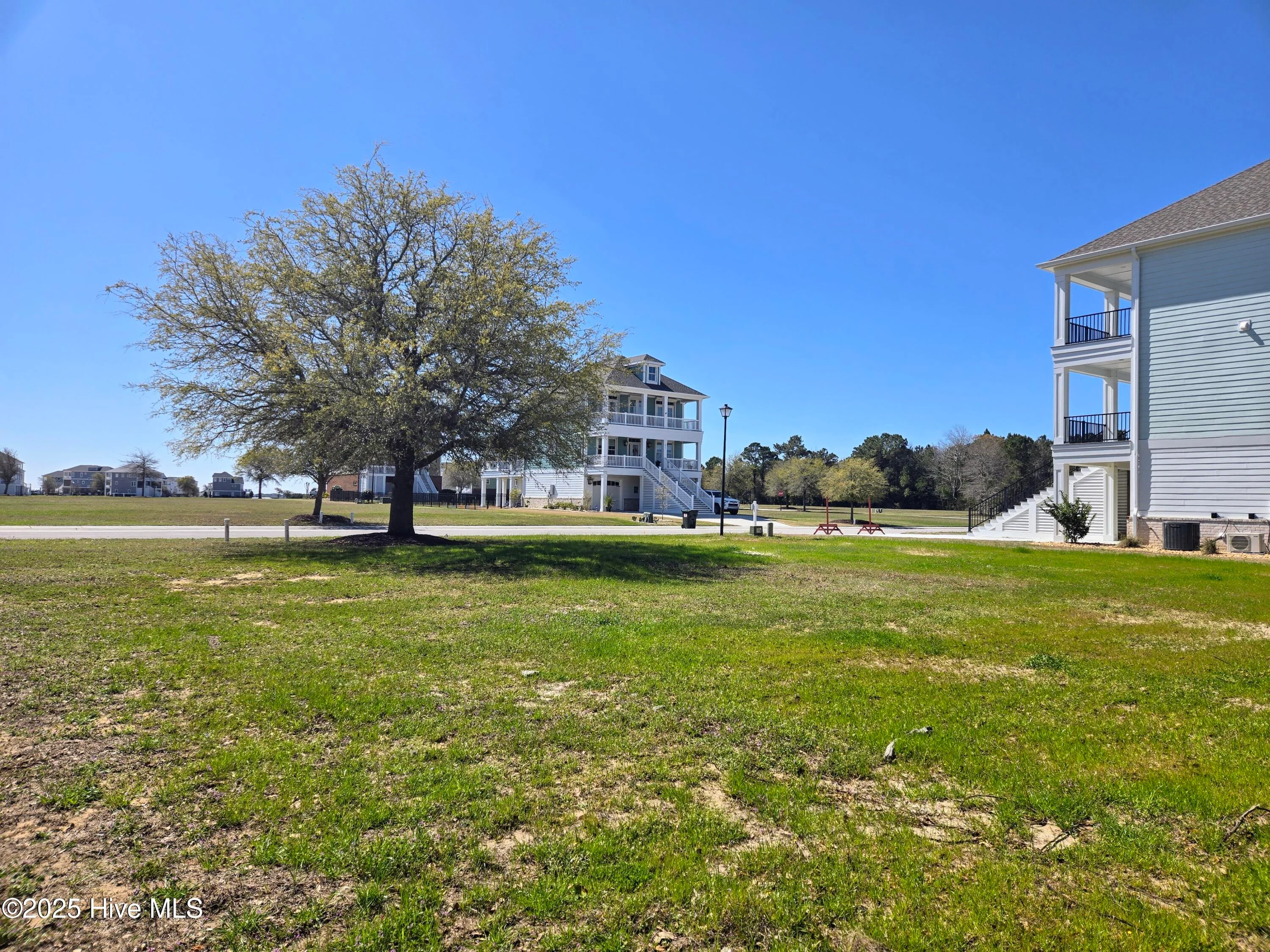 216 Colleton Square