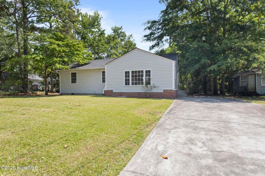 Photo of 404 Dogwood Lane, Jacksonville, NC 28540 (MLS # 100604188)