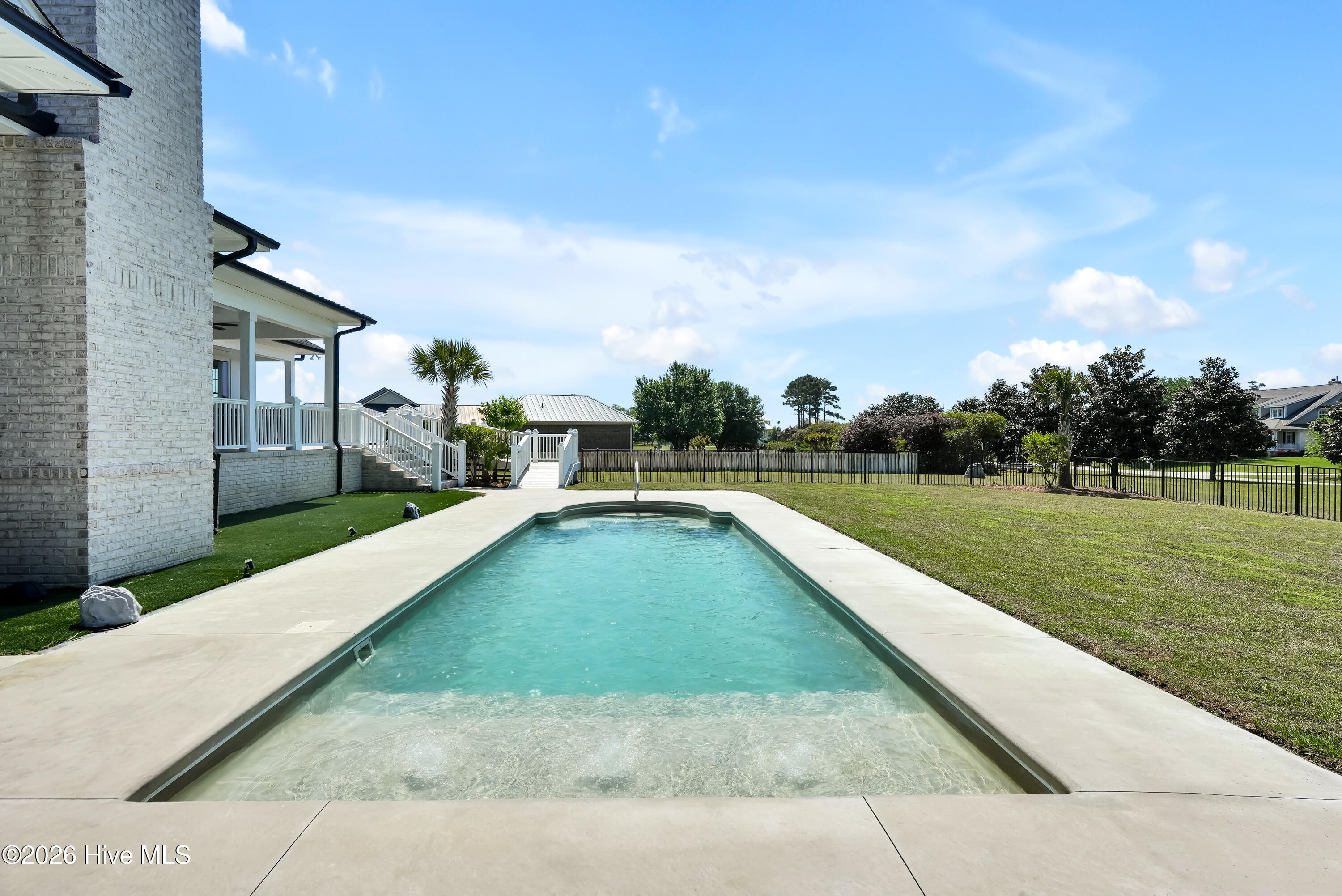 450 E Creekview Drive