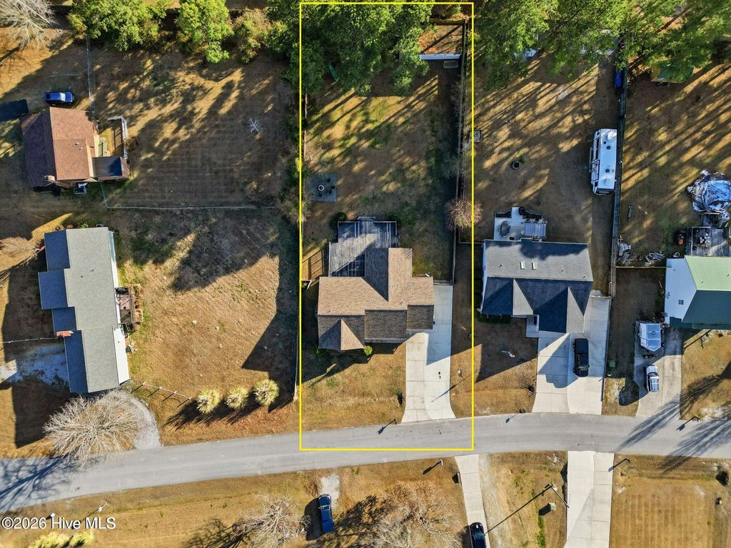 Photo of 103 Hunt Drive, Hubert, NC 28539 (MLS # 100548573)