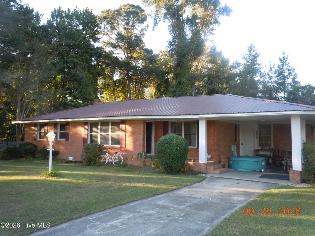 Photo of 13303 Swamp Fox Highway E, Tabor City, NC 28463 (MLS # 100601095)