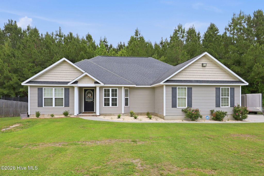 Photo of 305 De Anza Court, Maysville, NC 28555 (MLS # 100576303)