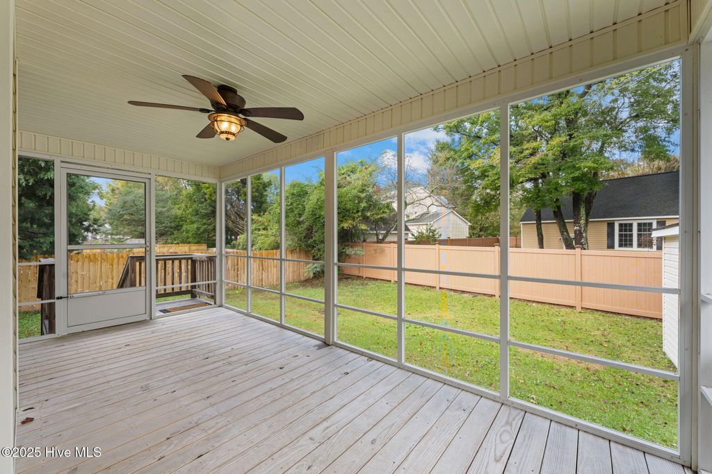 Photo of 703 E Hightree Lane, New Bern, NC 28562 (MLS # 100539027)