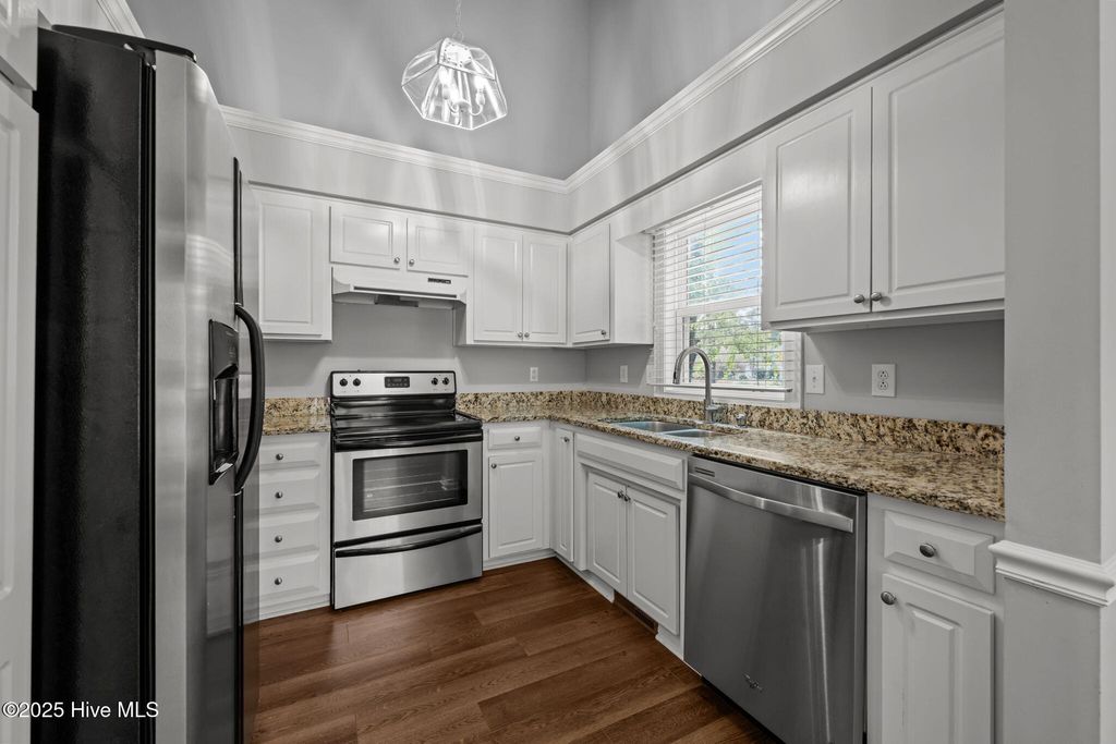 Photo of 703 E Hightree Lane, New Bern, NC 28562 (MLS # 100539027)