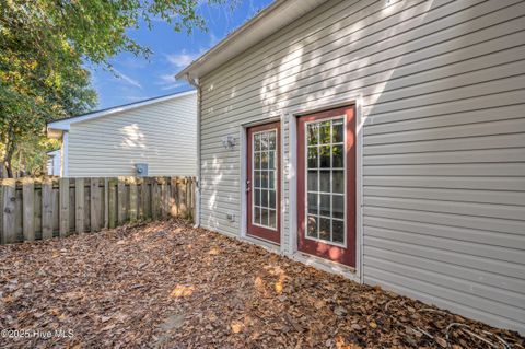 Tiny photo for 4608 Crawdad Court, Wilmington, NC 28405 (MLS # 100543568)