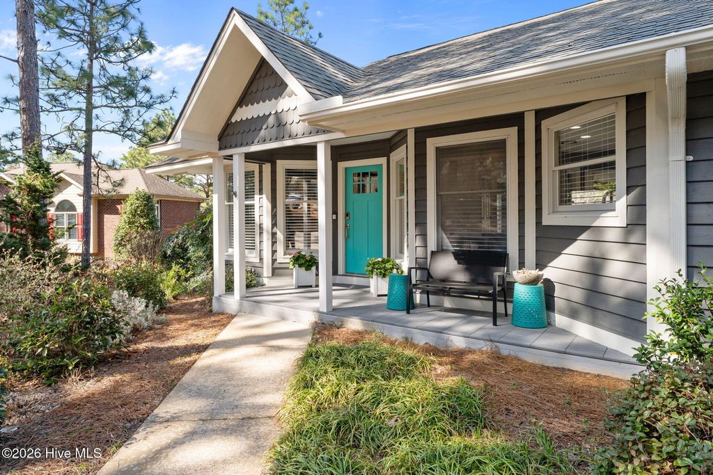 Photo of 21 La Quinta Loop, Pinehurst, NC 28374 (MLS # 100558430)